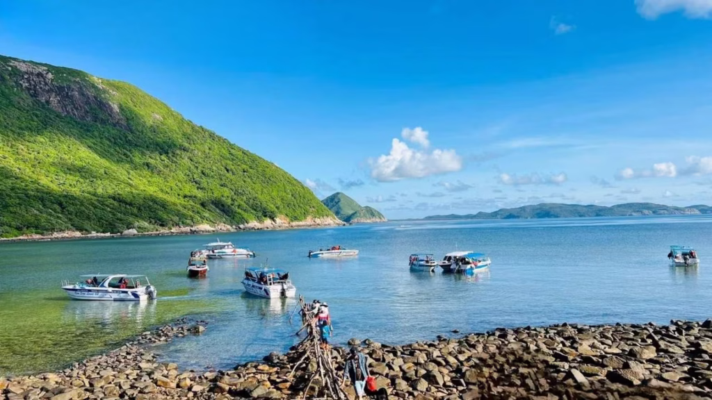 Hòn bảy cạnh - Thuê Cano Côn Đảo