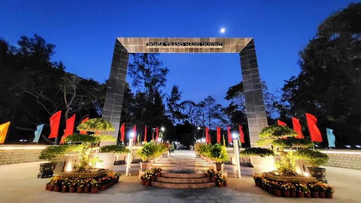 cổng nghĩa trang Hàng Dương